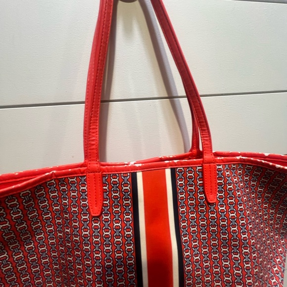 Tory Burch Gemini Link Tote - Picture 9 of 13